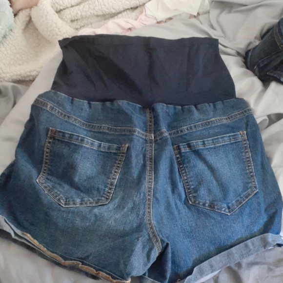Maternity shorts - Picture 2 of 7